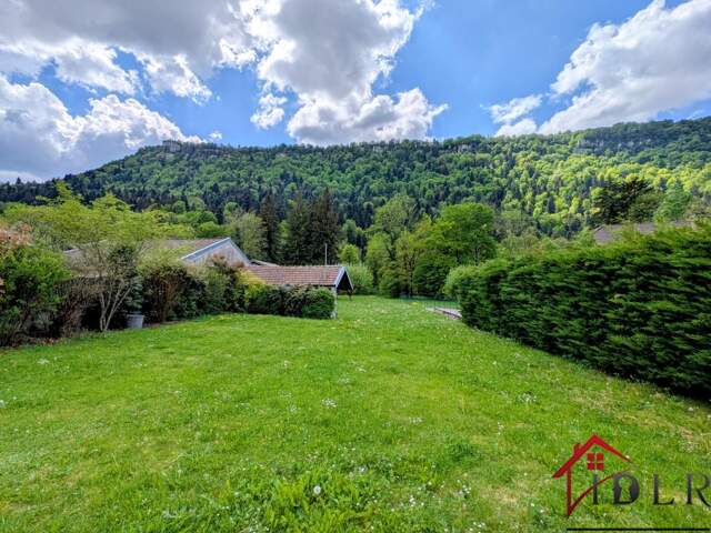 Villa rénovée avec piscine chauffée sur grand terrain arboré — photo du bien