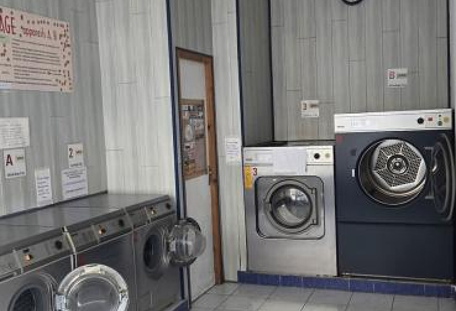 SALINS LES BAINS, Centre-Ville . Immeuble de rapport  289 m2 — photo 1