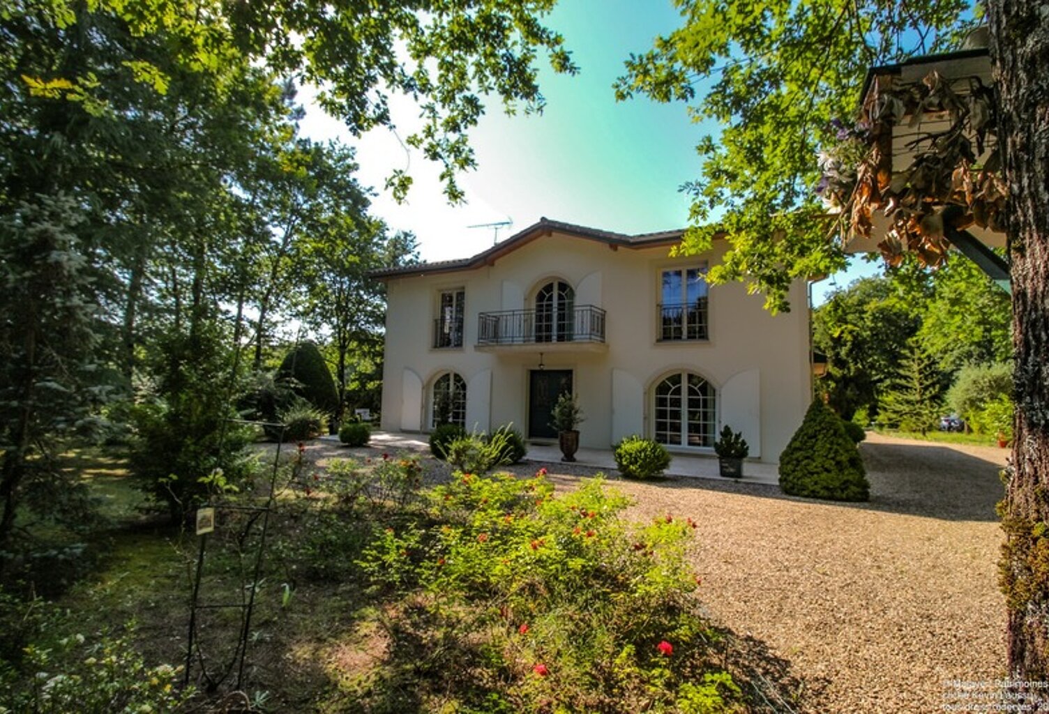 Une maison de Maître contemporaine à Candresse avec dépendances et son jardin de 2500m2 arboré — photo 1