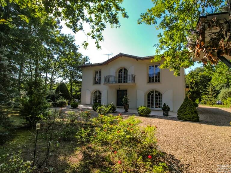 Une maison de Maître contemporaine à Candresse avec dépendances et son jardin de 2500m2 arboré — photo 1