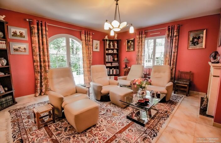 Une maison de Maître contemporaine à Candresse avec dépendances et son jardin de 2500m2 arboré — photo 3