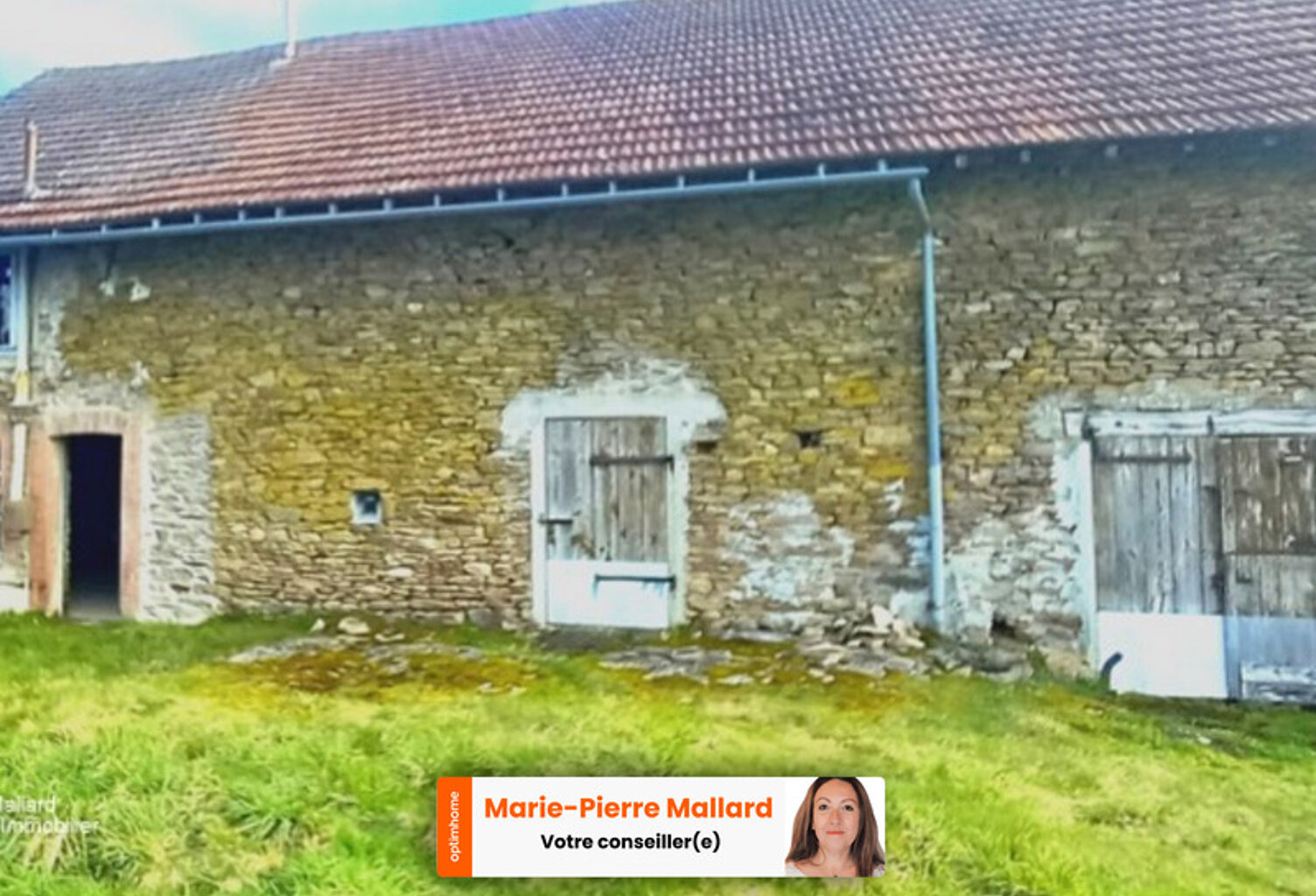 Charmante maison mitoyenne à rénover avec grange attenante – Laissez libre cours à vos projets ! — photo 1