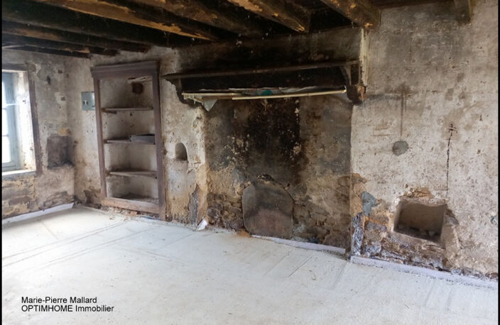 Charmante maison mitoyenne à rénover avec grange attenante – Laissez libre cours à vos projets ! — photo 3