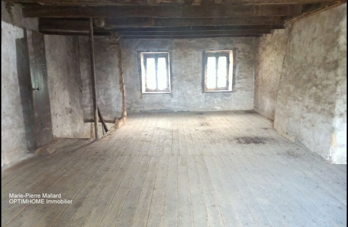 Charmante maison mitoyenne à rénover avec grange attenante – Laissez libre cours à vos projets ! — photo 4