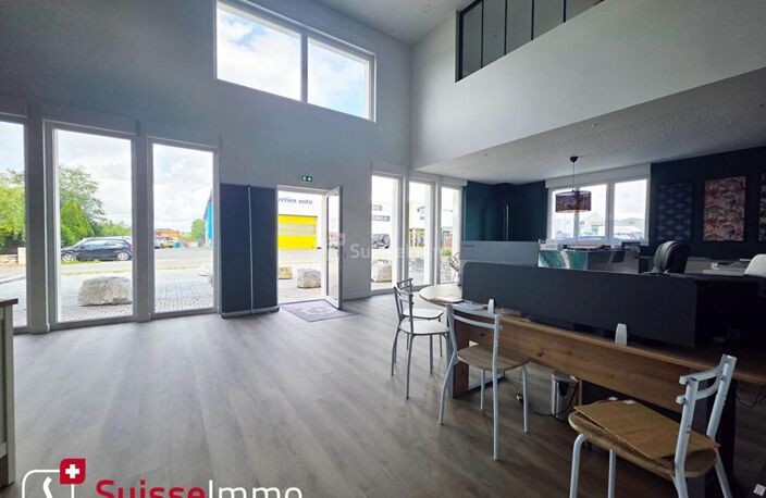 Local commercial show-room L'Isle Sur Le Doubs 3 pièce(s) 180 m2 — photo 4