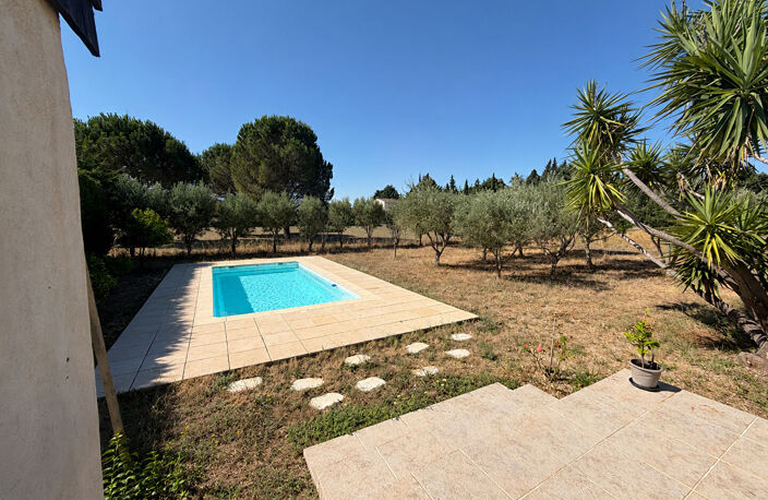ARLES  : Maison d'exception sur un  terrain 4500m². Sans vis à vis. — photo 3
