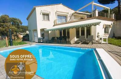 VILLA 7 PIÈCES AVEC PISCINE AU LAVANDOU — photo du bien
