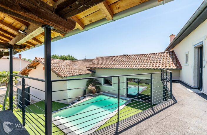 Corps de ferme rénové, patio avec piscine et dépendance — photo 2