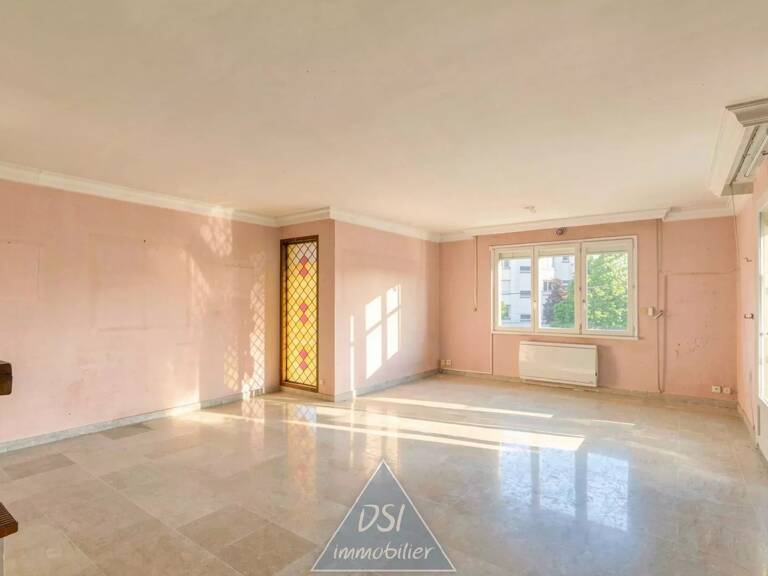Dagneux centre – Emplacement idéal à proximité immédiate des commerces et transports Maison T4 de 144 m2 habitable plus surface annexe de 97m2 sur terrain de 942m2 — photo 1