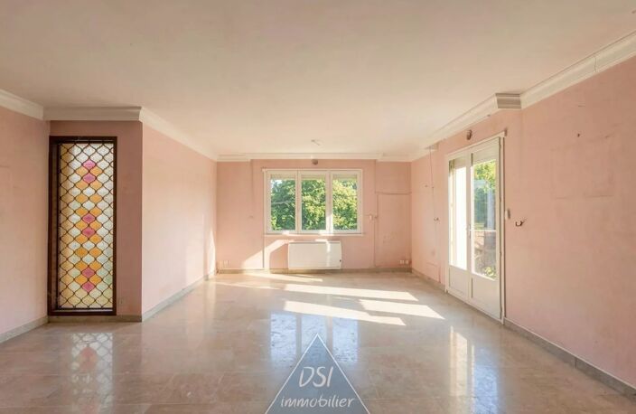 Dagneux centre – Emplacement idéal à proximité immédiate des commerces et transports Maison T4 de 144 m2 habitable plus surface annexe de 97m2 sur terrain de 942m2 — photo 2