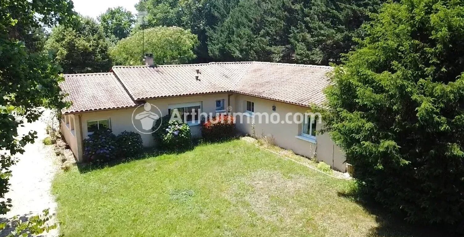 Maison plain pied, 110 m², 2 ch - deux étangs — photo 1