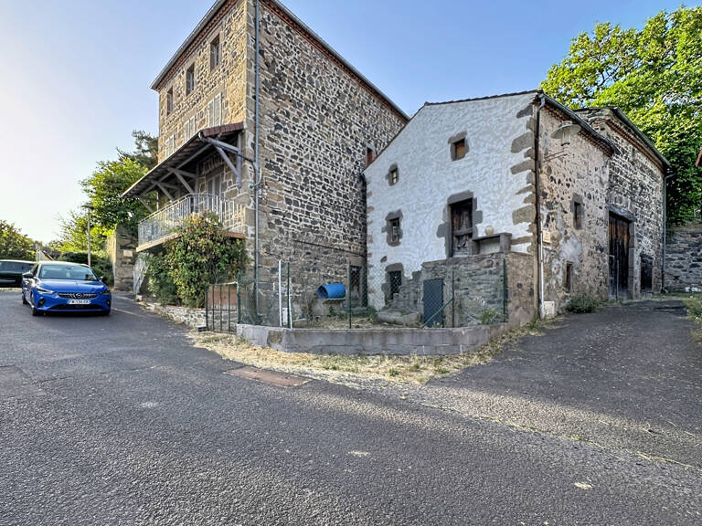 30MN CLERMONT SUD - Maison avec dépendances et terrain — photo 1