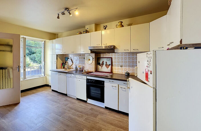 30MN CLERMONT SUD - Maison avec dépendances et terrain — photo 4