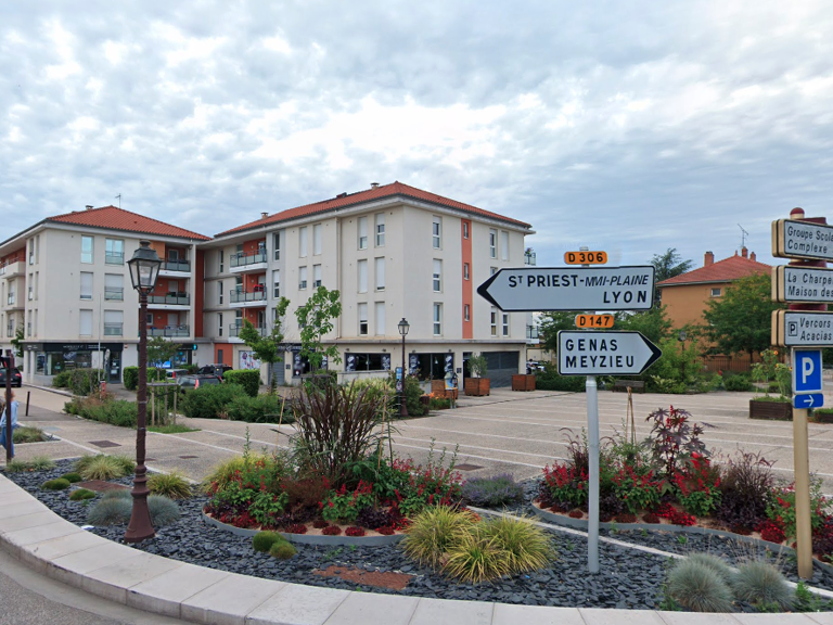 VENTE PARKING SAINT-BONNET-DE-MURE (69) — photo 1