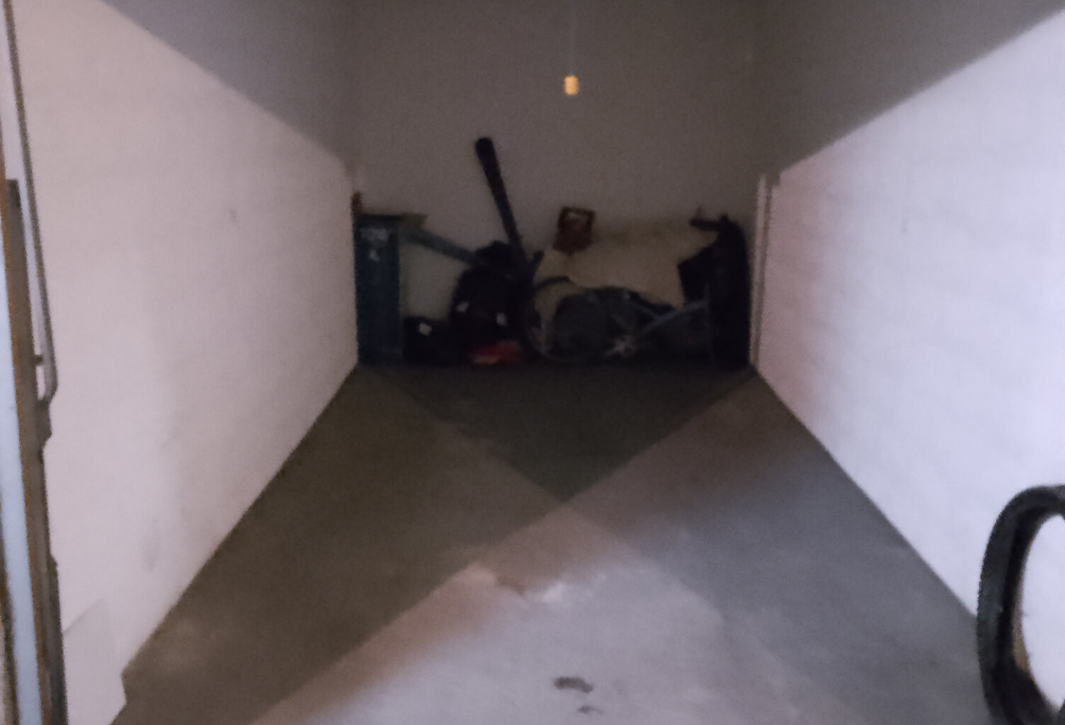 NICE-SAINT PHILIPPE: A vendre garage de plain pied pour tout type de voiture — photo 1