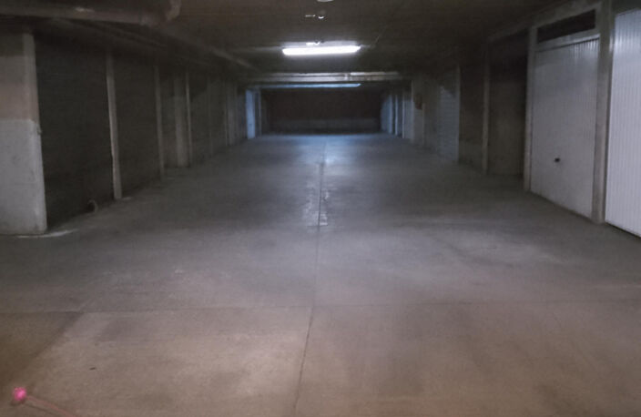 NICE-SAINT PHILIPPE: A vendre garage de plain pied pour tout type de voiture — photo 2