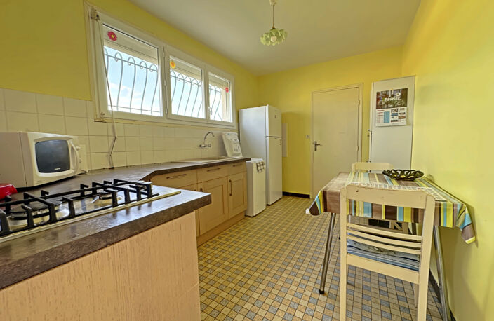 Maison de plain pied avec grand jardin  -  NERIGEAN — photo 4