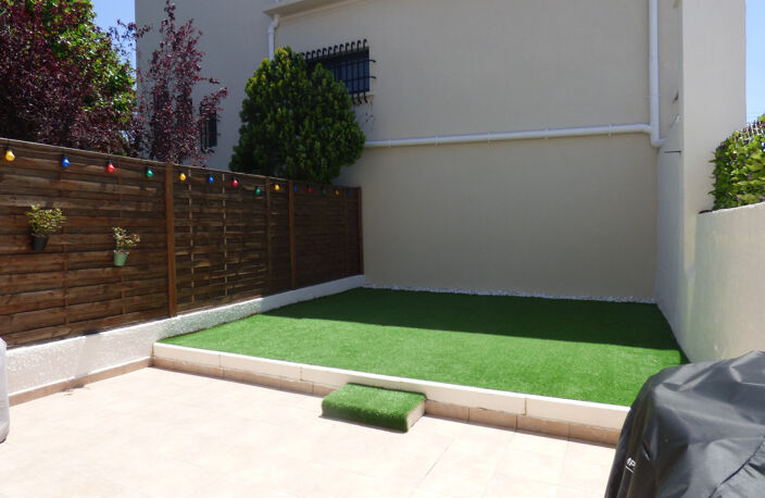 Rez de maison de type 3 - 63 m2 - jardin 49 m2 - Marseille 12ème - 319.000 € — photo 2