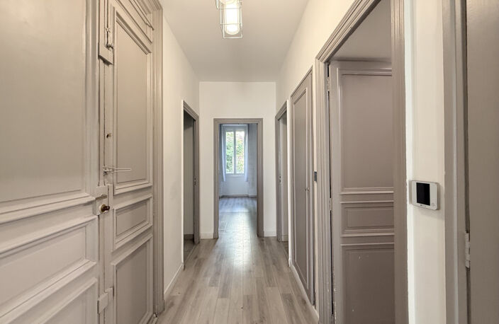 13006 Marseille  bel appartement néo hausmannien en parfait — photo 3