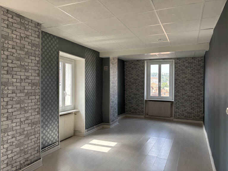 ANNONAY   Centre-ville   Appartement T2 avec vue dégagée — photo 1