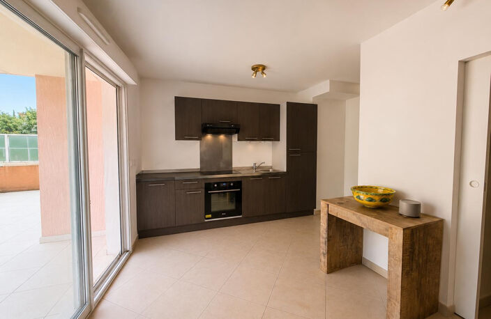Menton, beau studio de 34m2 avec 25m2 de terrasse dans résid — photo 2