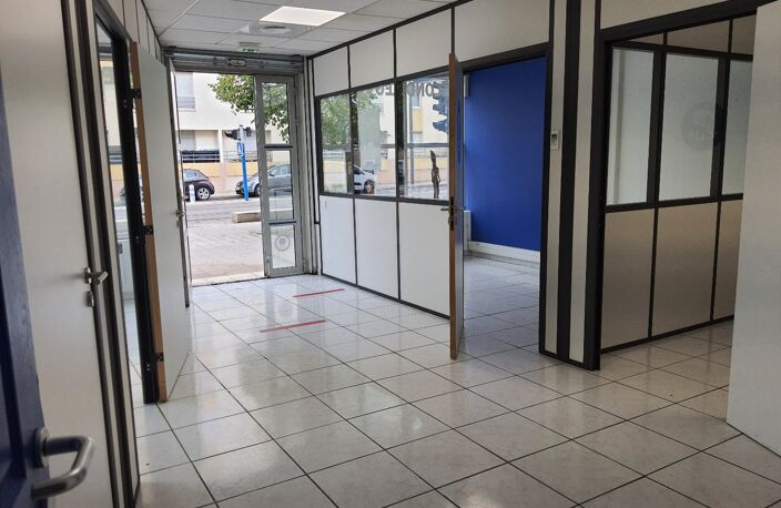 Local commercial — photo 3