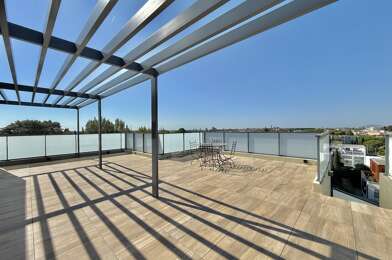 Appartement 4 pièces 2445 €