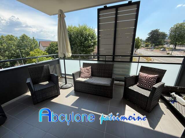 Appartement T3 de 62,61 m² au 3ème étage avec terrasse — photo du bien