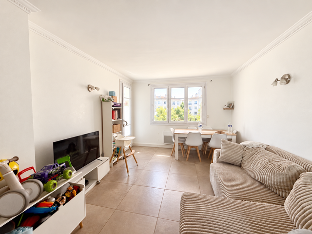 T3 lumineux avec terrasse et cave à Toulon — photo du bien