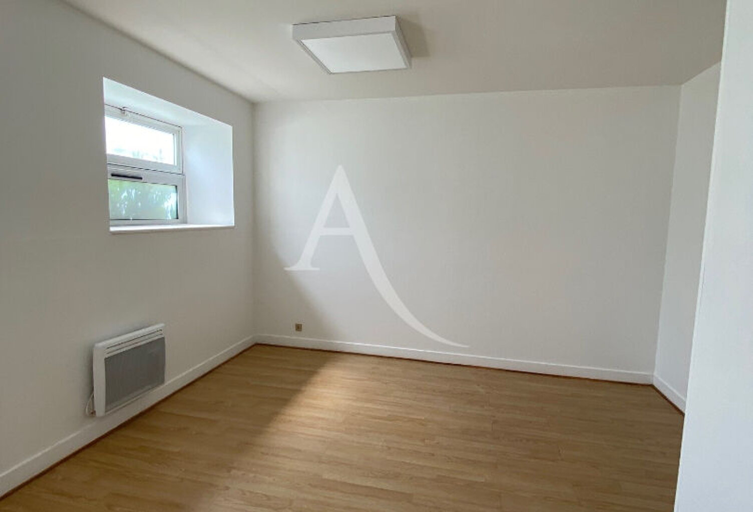 Bureaux Jargeau 85 m2 — photo 1