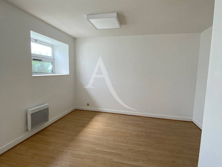 Bureaux Jargeau 85 m2 — photo 1