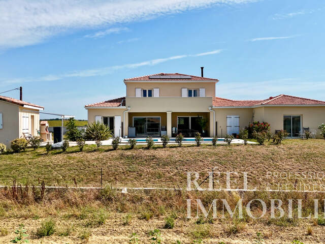 Villa contemporaine d'exception avec vue sur les Pyrénées à 5 minutes de Fleurance — photo du bien
