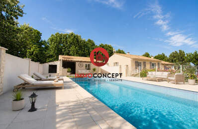 Pujaut  Belle villa familiale avec piscine, vaste terrain arb — photo du bien