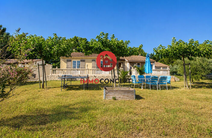 Pujaut  Belle villa familiale avec piscine, vaste terrain arb — photo 2