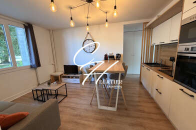 Appartement 4 pièces 826 €