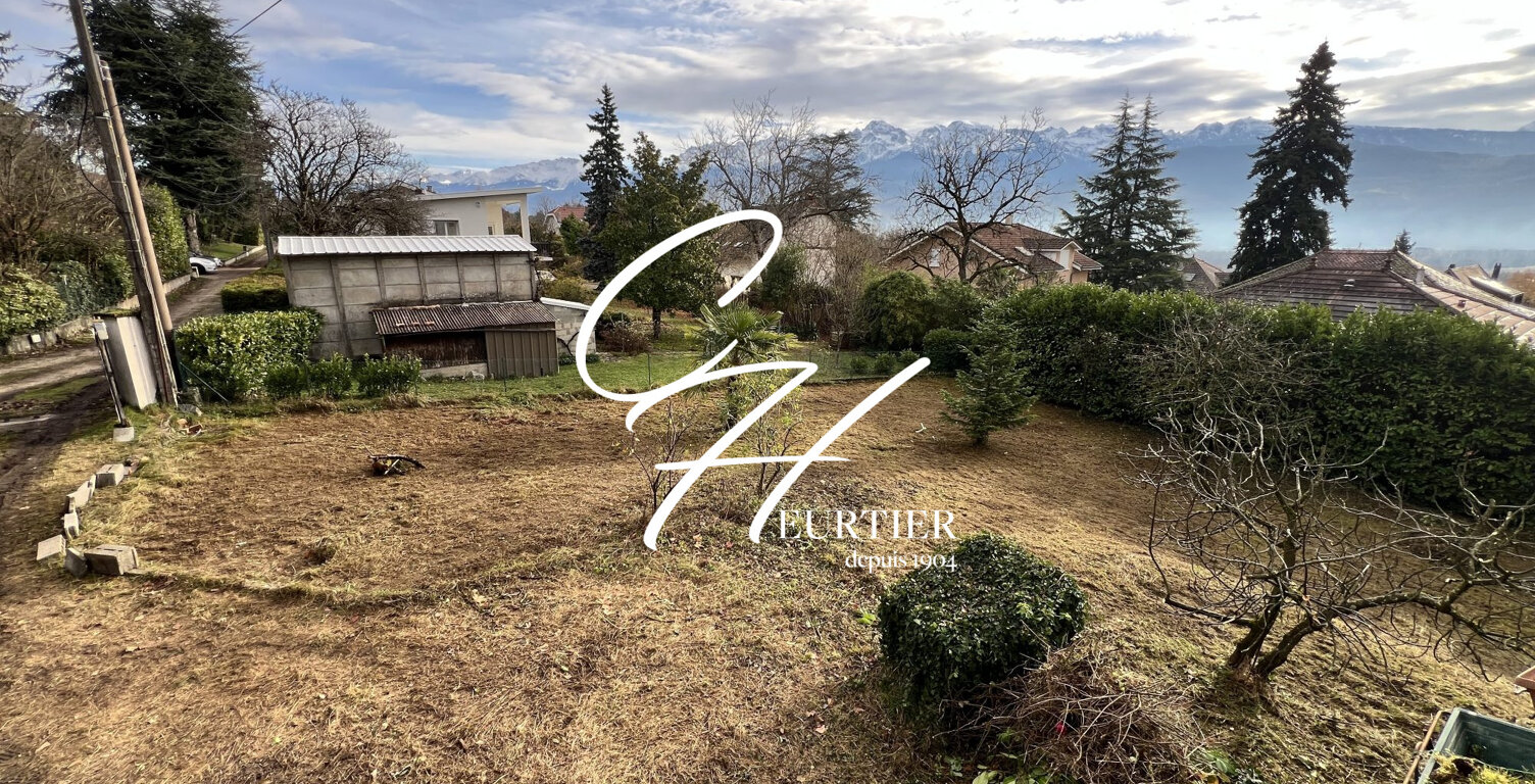 Meylan le haut: terrain a bâtir avec permis au coeur du village — photo 1