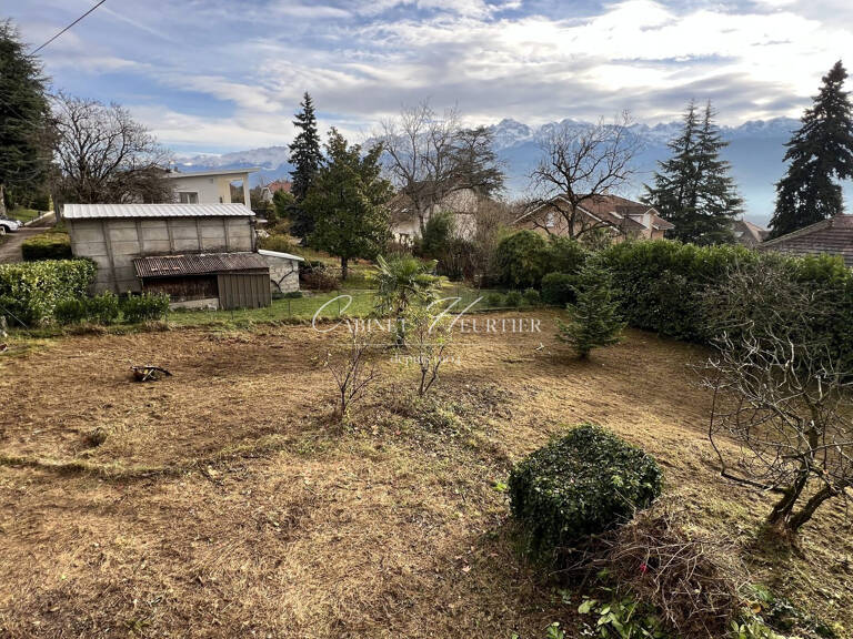 Meylan le haut: terrain a bâtir avec permis au coeur du village — photo 1
