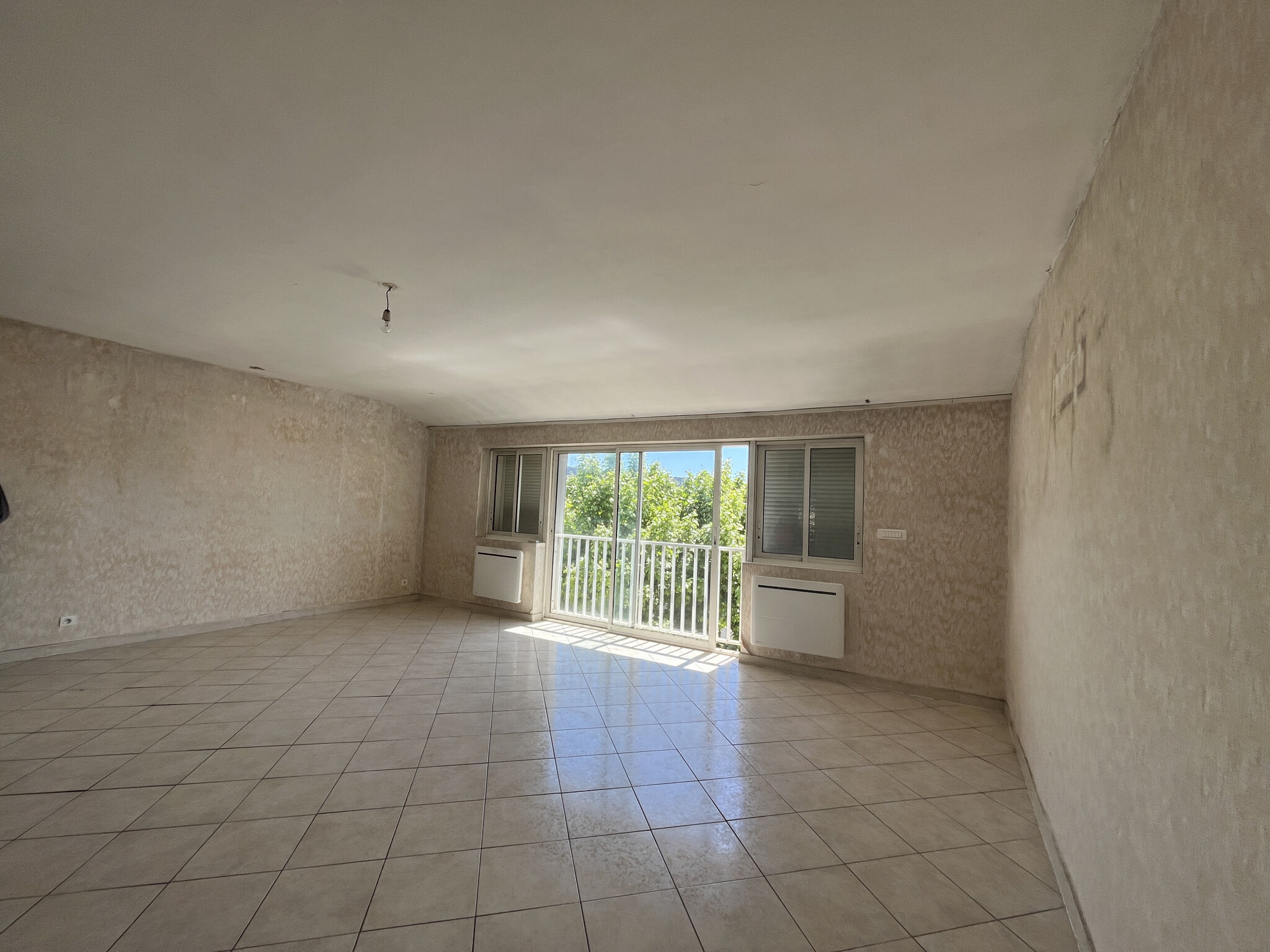 Appartement  T2 à louer Aubagne 13400