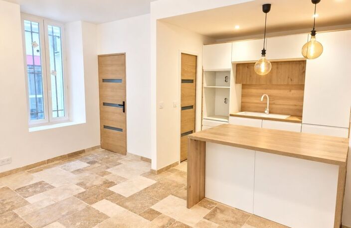 BEL APPARTEMENT T2 CENTRE PORT-VIEUX — photo 5