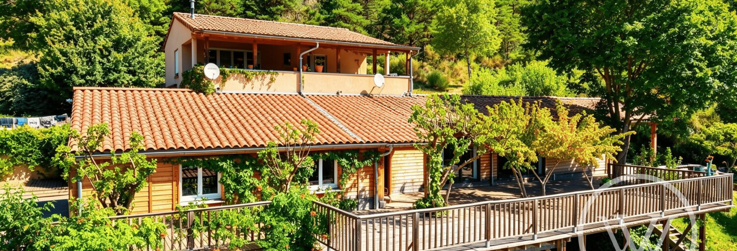 Maison 10 Pièces 237 m² à vendre à La Baume-Cornillane (26120)