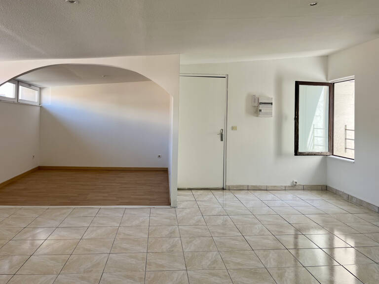 T3 coeur de ville à amenager SETE 34200 — photo 1