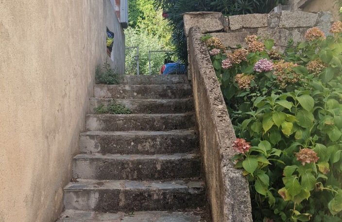 A VENDRE JOLIE MAISON DE VILLAGE A GHISONI — photo 4