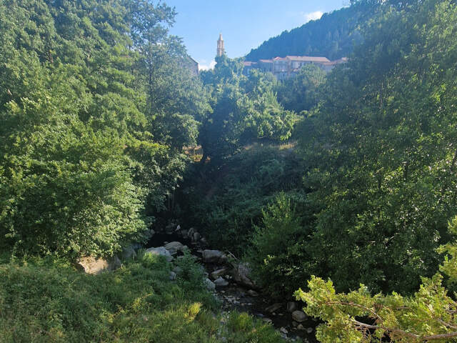 A VENDRE REZ DE VILLA 60M2 A GHISONI — photo du bien