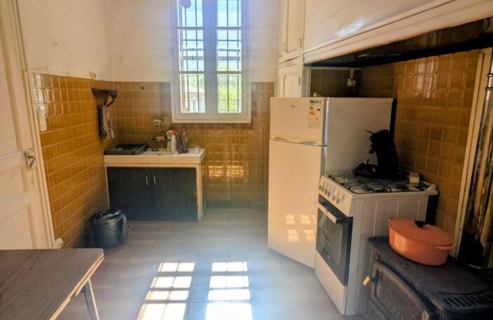 Maison avec cour et dépendances — photo 3