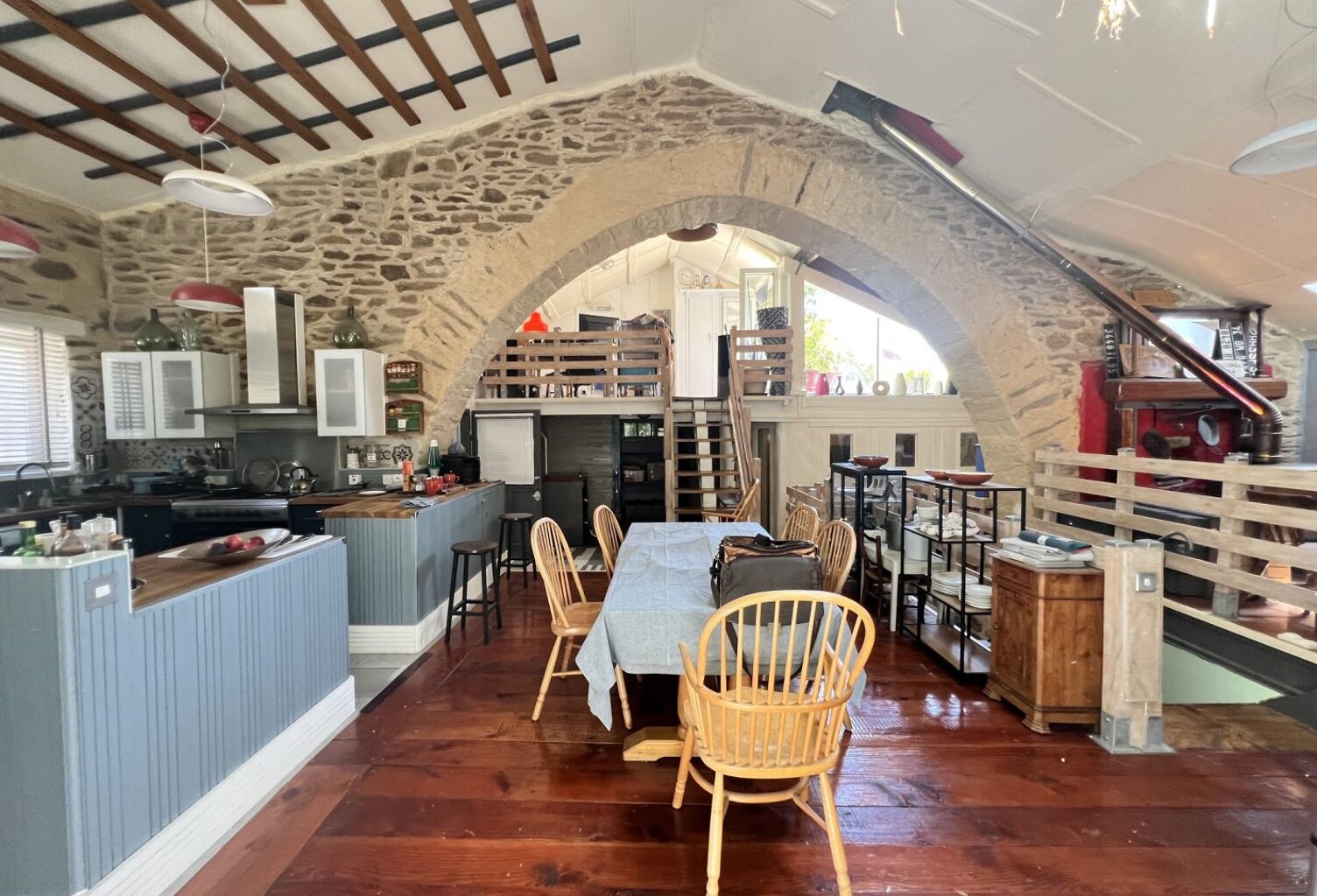 Maison en pierre à autonomie énergetique — photo 1