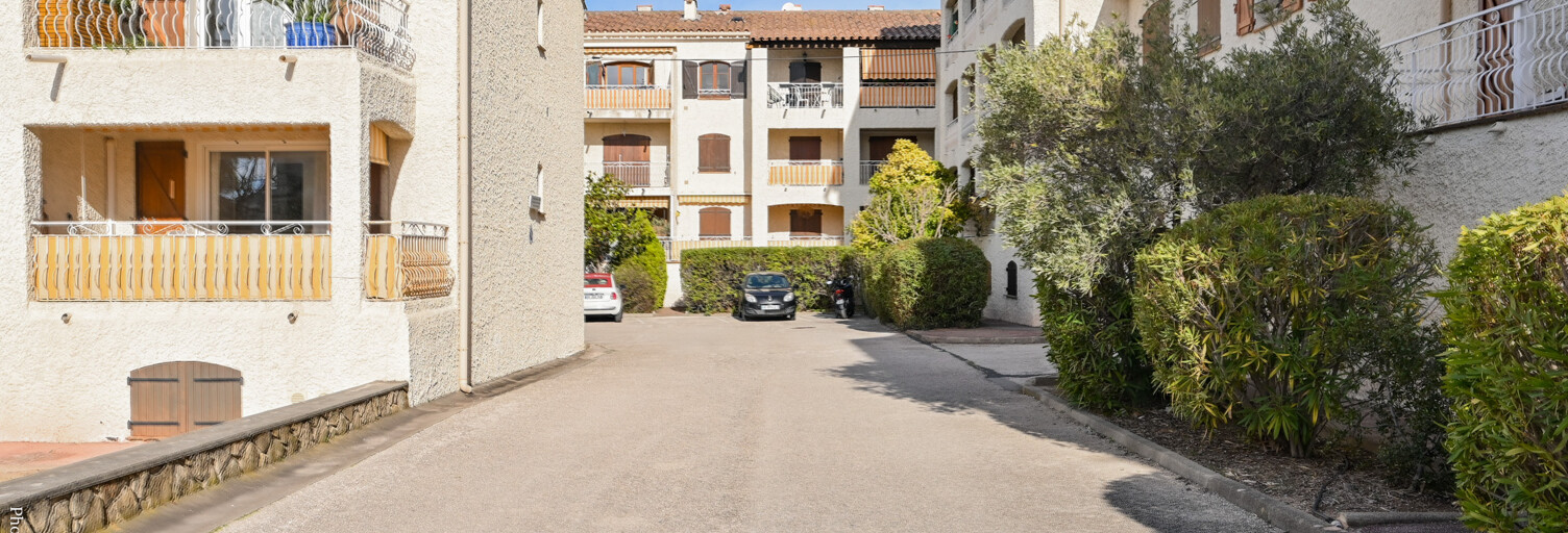 Appartement 1 Pièce 34 m² à vendre à Saint-Cyr-sur-Mer (83270)