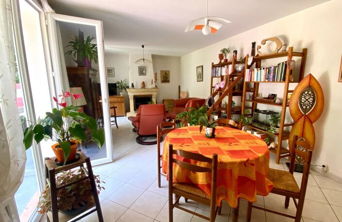 Maison de PLAIN PIED avec garage, carport et terrain attenant — photo 3