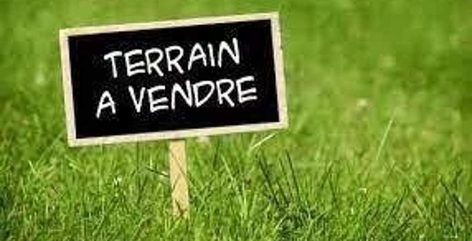 Pierrelatte Parcelle à bâtir de 2000m² — photo 1