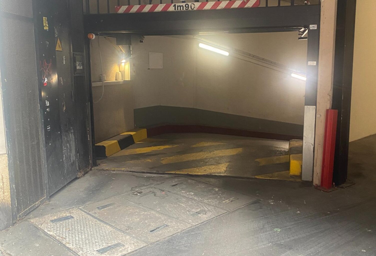 Bastille - La Roquette / parking sécurisé — photo 1