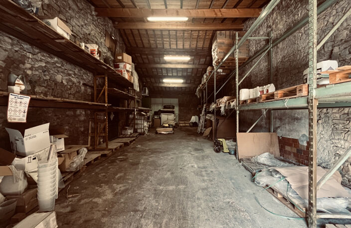 Location Hangar - 105 m2 — photo 2